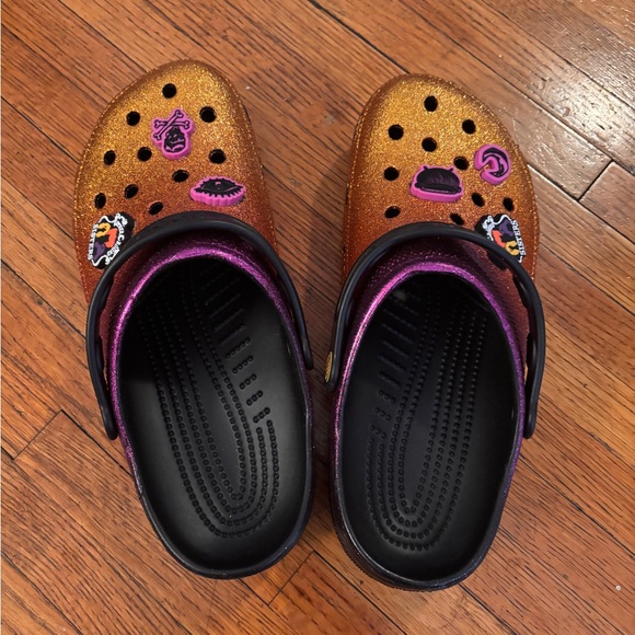 Hocus Pocus Crocs -Size 11 W, 9 M - Picture 8 of 9